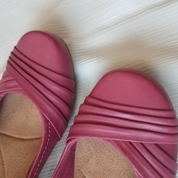 Clarks bendables- Pink leather flats Size 5.5 - Picture 5 of 6